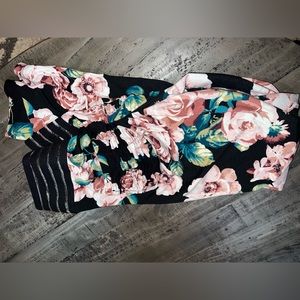 Cute booty lounge floral leggings
